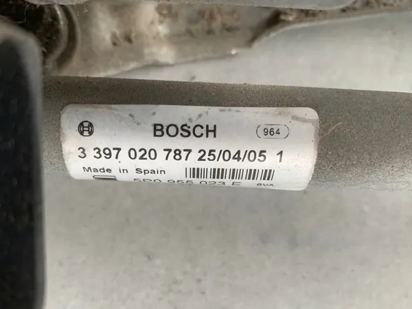 Pyyhkijän moottorin mekanismi vasen etu Seat Altea 5P0955023E image 4