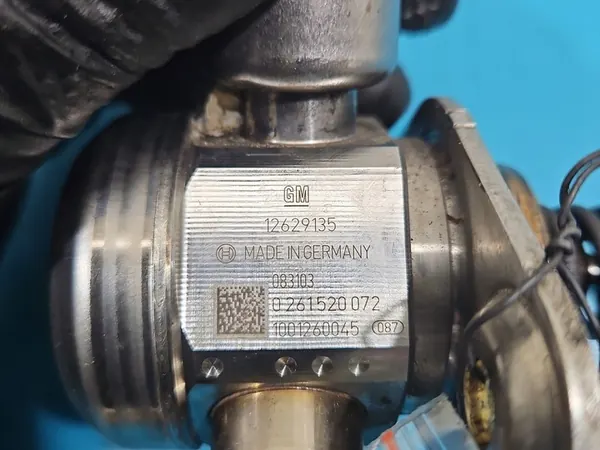 Polttoainepumppu Opel Insignia A / Astra J GTC / GT 2.0 Turbo - 12629135 image 6
