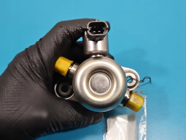 Polttoainepumppu Opel Insignia A / Astra J GTC / GT 2.0 Turbo - 12629135 image 7