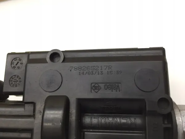 RENAULT CLIO IV BRÄNSLELOCKSAKTUATOR OEM 788265217R 001 image 2