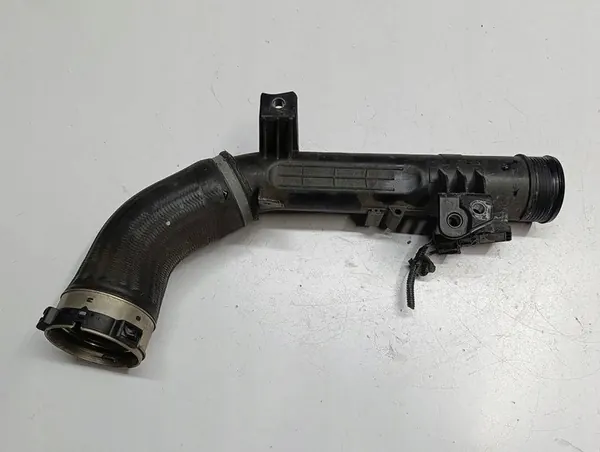 Volvo V40 II Intercooler-Rohr 31422153 image 2