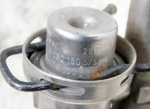 AUDI A4 B6 3.0 V6 Bränsleskena Injektorer 078133534C image 6