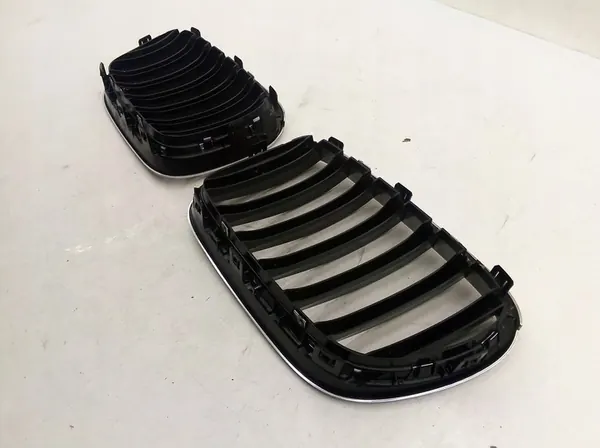 BMW X3 F25 Front Grill 51117210725 image 5