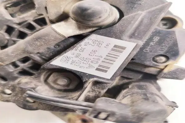 Vaihtovirtageneraattori VW TOURAN 1.6L 2006 06F903023G image 3