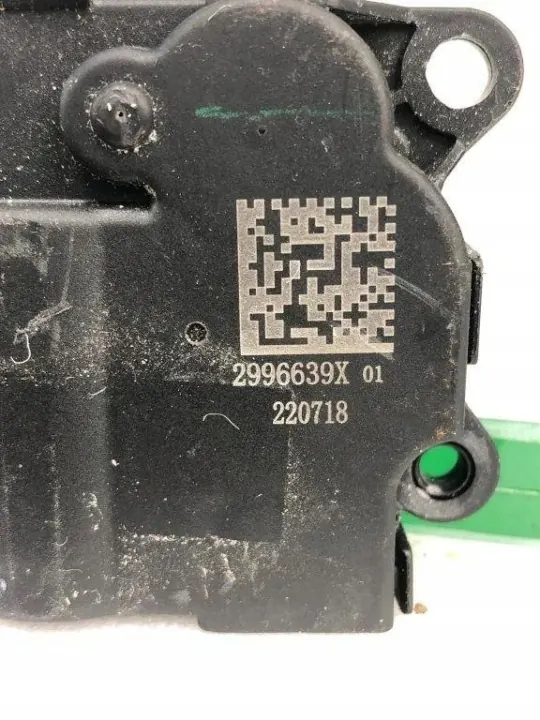 Tesla Model Y Lämmitysventtiili OEM 2996639X image 5