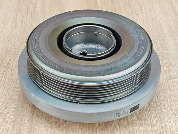 Polia virabrequim BMW OEM 8679073 - Usado image 2