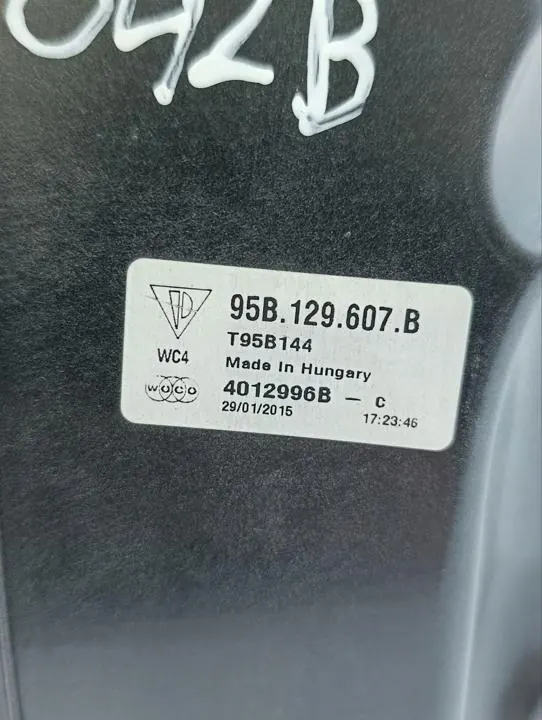 Begagnad Porsche luftfilter OEM 95B129607B för Macan image 8