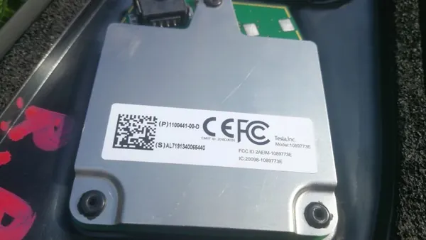 Tampa Câmera Pilar B Esquerdo Tesla Model 3 OEM 1109255-00-H image 6