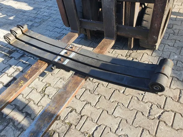 Zweiblattfeder OEM 1234567 für Mercedes Actros MP4 image 2