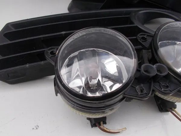 Copertura Griglia Paraurti VW Polo 9N3 Destra image 5