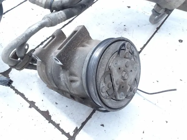 Compresseur Climatisation Volkswagen OEM 8D0260805D Occasion image 5