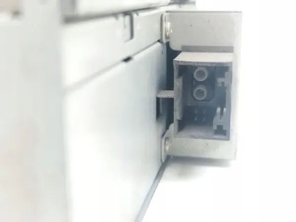 2004 Saab 9-3 Ver2 Changeur CD/DVD YS3729 image 2