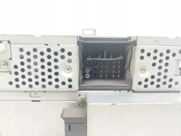 2004 Saab 9-3 Ver2 Changeur CD/DVD YS3729 image 3