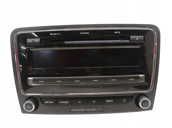 Radio Skoda OEM 3T0035161G pour Superb II (2008-2015) image 2
