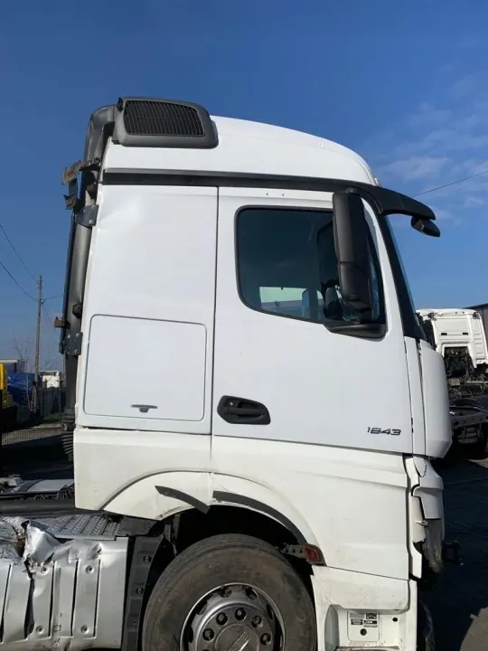 Squelette de Cabine Mercedes Actros MP4 - Occasion image 4