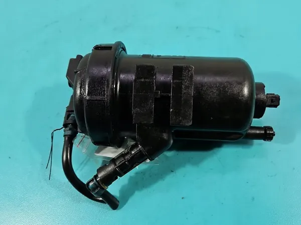 Carcaça do Filtro de Combustível Opel Zafira B 1.9 CDTI image 2