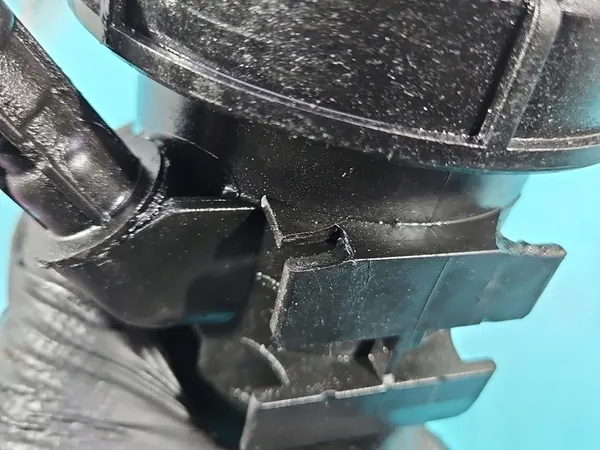 Carcaça do Filtro de Combustível Opel Zafira B 1.9 CDTI image 7