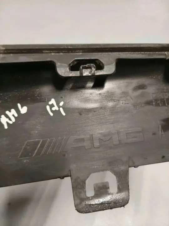 Faixa para-choques traseiro esquerdo AMG Mercedes W213 OEM A2138857302 image 4