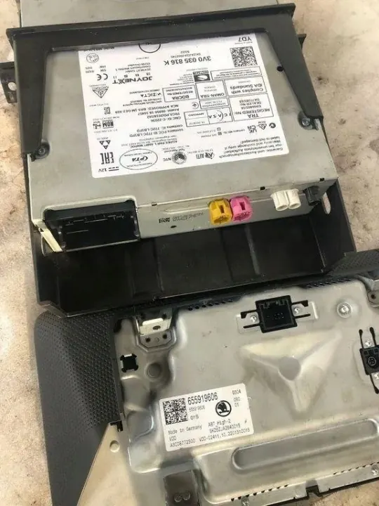 Gebrauchtes Skoda OE Soundsystem OEM 665919606 image 3