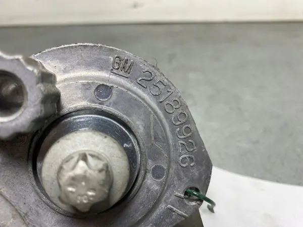 Opel Mokka Generatorremspännare OEM 25189926 image 4