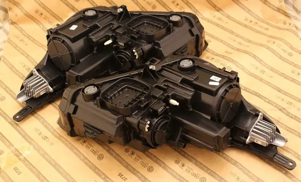 OPEL CROSSLAND X 17+ Faro Delantero Estándar + LED image 2