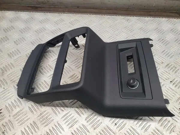 Audi Q8 Heck-Konsolenelement OEM 4M8863440 image 4