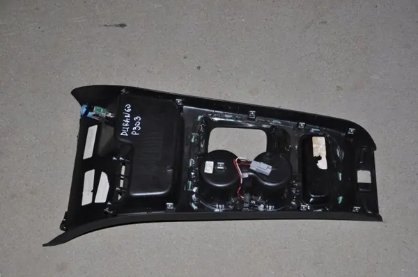 Armlehne Dodge Durango OEM 6BR151X9AA - Gebraucht image 5