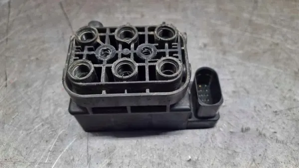 OEM 1S15240027 Luftfjädringsdistributör för VW Touareg image 2