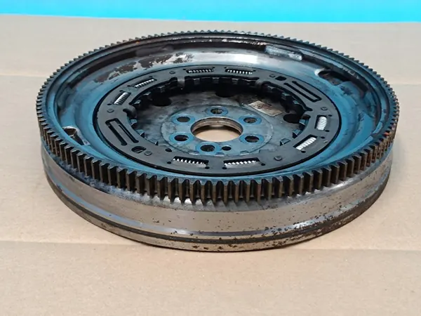 VW PASSAT B8 VARIANT 1.5 TSI 110KW 2024 Volante de Dupla Massa OEM image 5