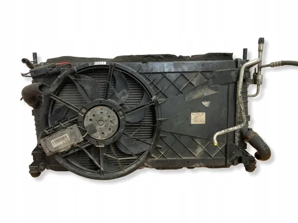 Ford Focus C-MAX Vesijäähdytin OEM 3M5H8C607RE image 3