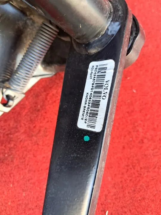 Bromspedalbas OEM 82424679 + huvudventil för Volvo FH image 5