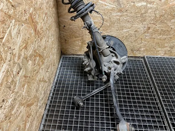 Chevrolet Camaro Mozzo ruota anteriore 20951300 2014 Lato sinistro image 3