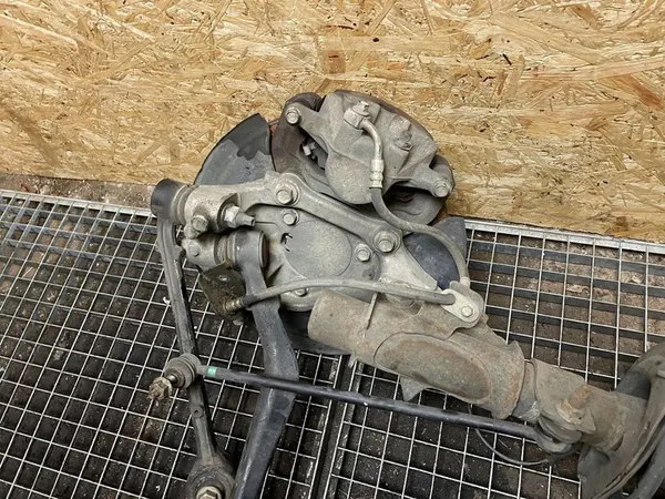 Chevrolet Camaro Mozzo ruota anteriore 20951300 2014 Lato sinistro image 4