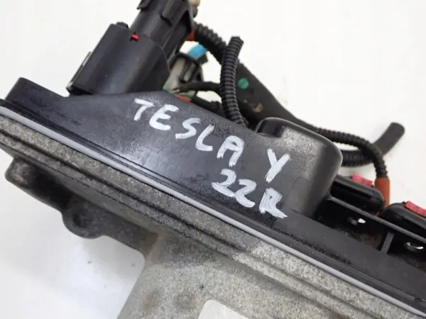 Tesla Model Y Motor OEM GE80221R11 Gebraucht image 10