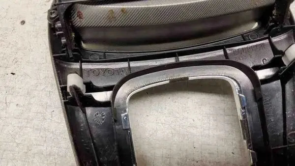 Cenicero salpicadero OEM 84932 para Toyota Avensis T250 image 7