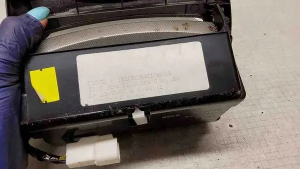 Cenicero salpicadero OEM 84932 para Toyota Avensis T250 image 9