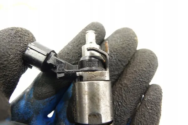 Renault OE Riel de combustible 175226637R image 4