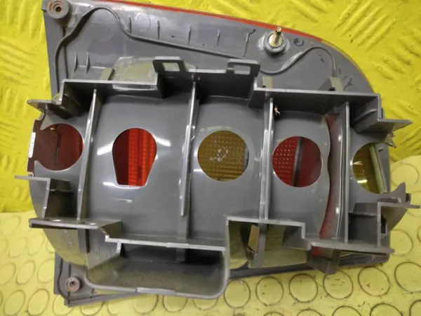 Lámpara Trasera Derecha Skoda Octavia I OEM 1U6945096 image 4