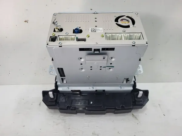 Hyundai Tucson II/III 16r Radio Navigaatio OEM 96560-D70104X image 7
