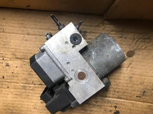 Pompe ABS OEM 0265950055 pour Audi A6 C5 image 2