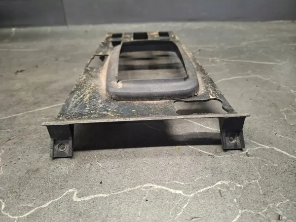 OEM 1166830036 Schalthebelabdeckung Mercedes W116 image 4