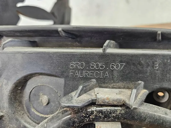 Glissière de support de lampe Audi Q5 8R0805607 image 6