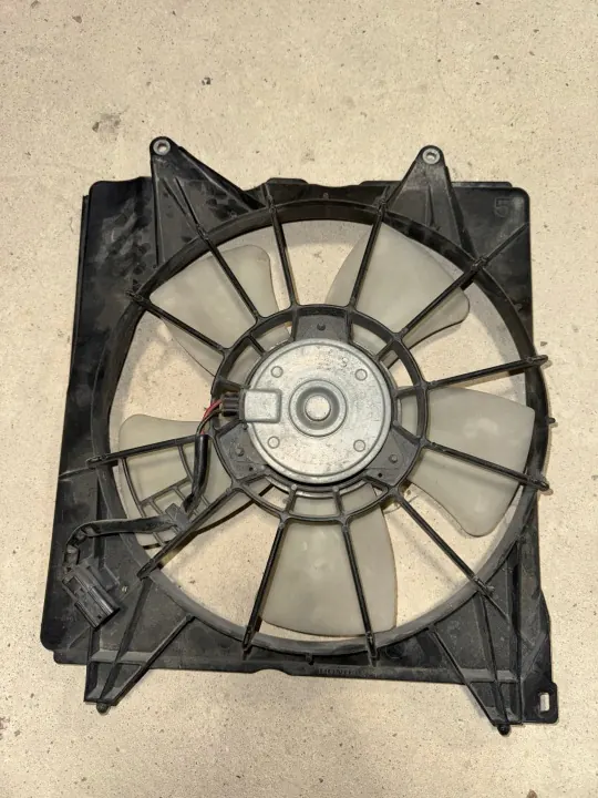 Jäähdytin sähköpuhaltimella OEM 168000 Honda Accord image 3