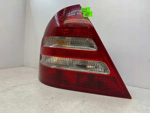 Linker achterlamp Mercedes C-Klasse W203 2.2 CDI A2038201964 image 2