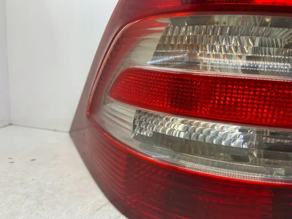 Linker achterlamp Mercedes C-Klasse W203 2.2 CDI A2038201964 image 6