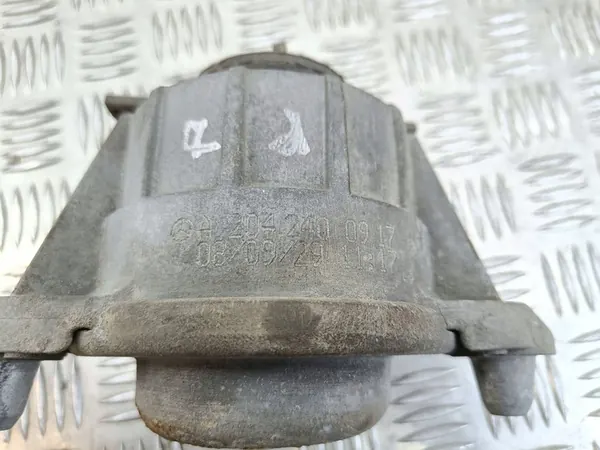 Mercedes-Benz C W204 2009 Engine Mount Bracket image 7