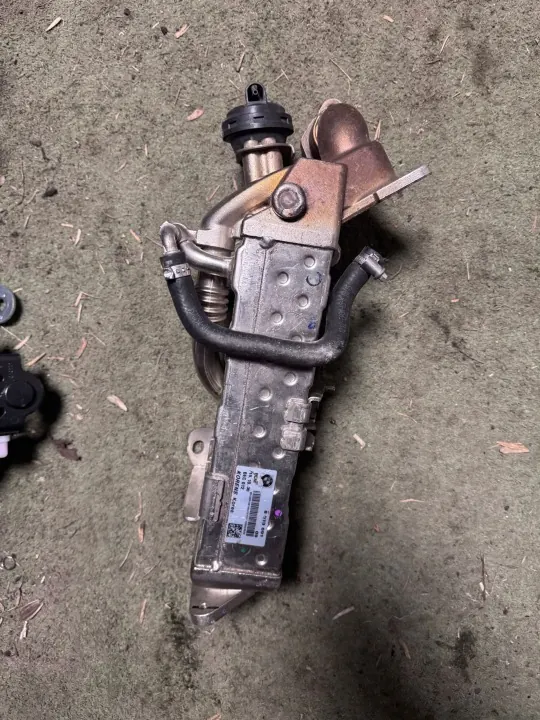 Arrefecedor EGR Toyota OEM 255456 - Estado Usado image 2