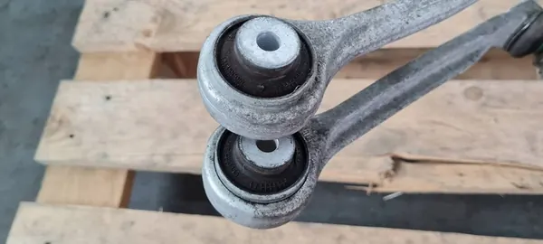 AUDI A4 B9 8W A5 16- Mozzo di sterzo destro OEM 8W0407254F image 3