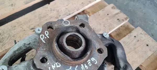 AUDI A4 B9 8W A5 16- Mozzo di sterzo destro OEM 8W0407254F image 7