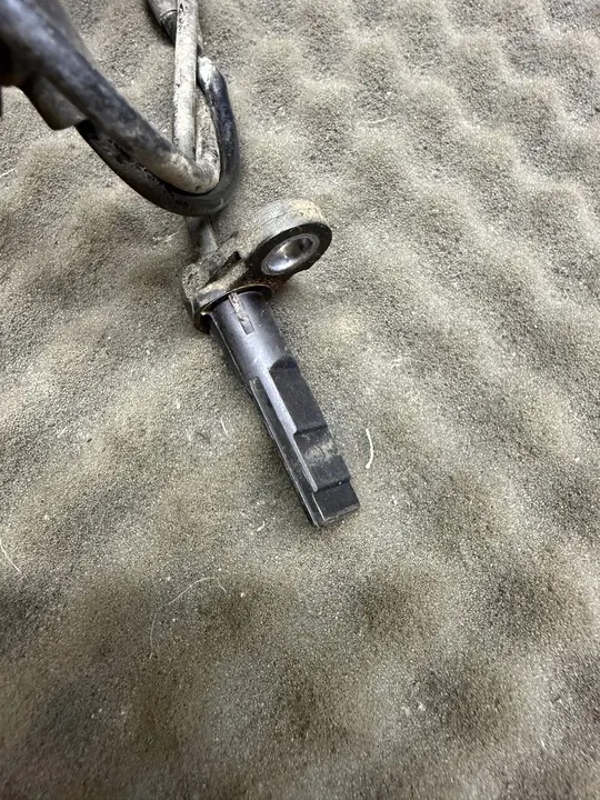 Capteur ABS Avant Droit Subaru image 2